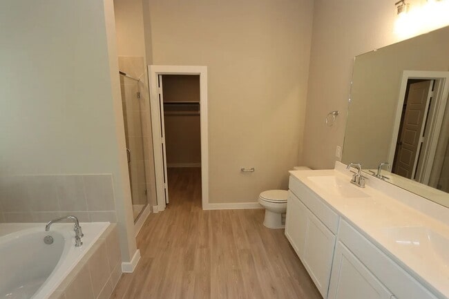 Building Photo - 4961 Perennial Ln