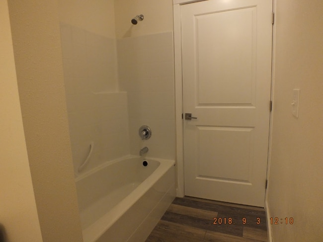 Building Photo - 12544 15th Ave NE