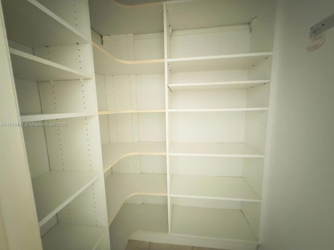 Building Photo - 258 Sheffield K