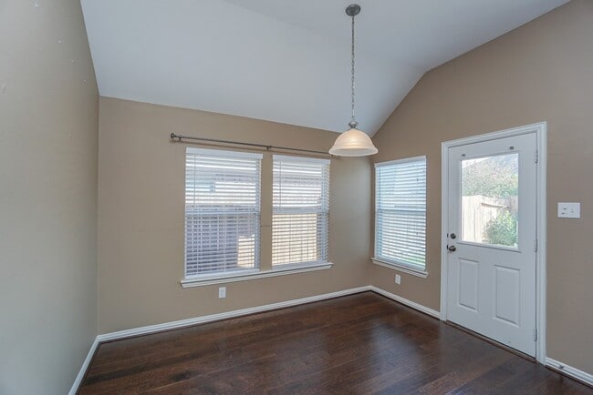Building Photo - 7102 Thistlewood Park Ct
