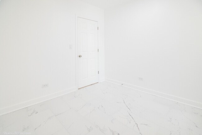 Building Photo - 1101 N Christiana Ave