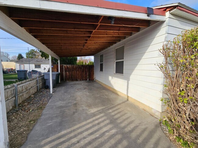 Building Photo - 2 Bed 1 Bath Home in the Heart of Richland