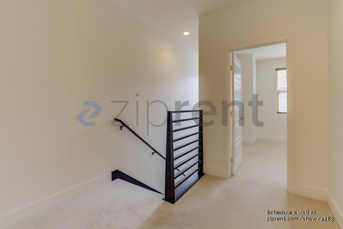 Building Photo - 2448 Aperture Cir