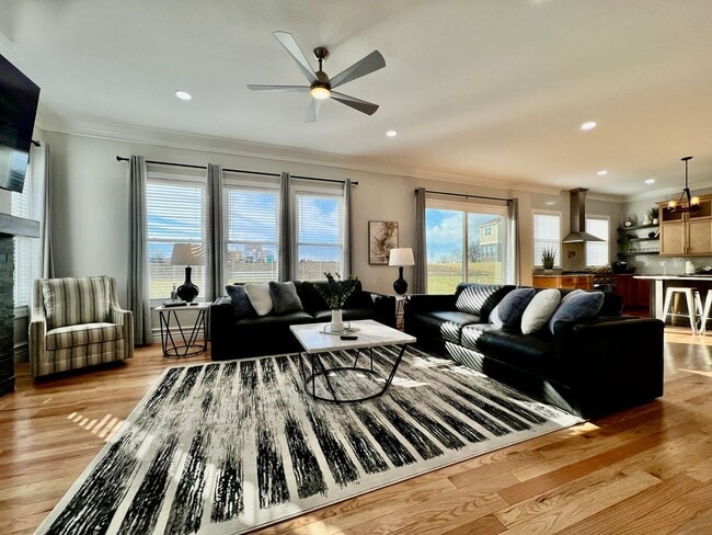 Building Photo - Luxury Home Incredible master suite Liberty Twp OH