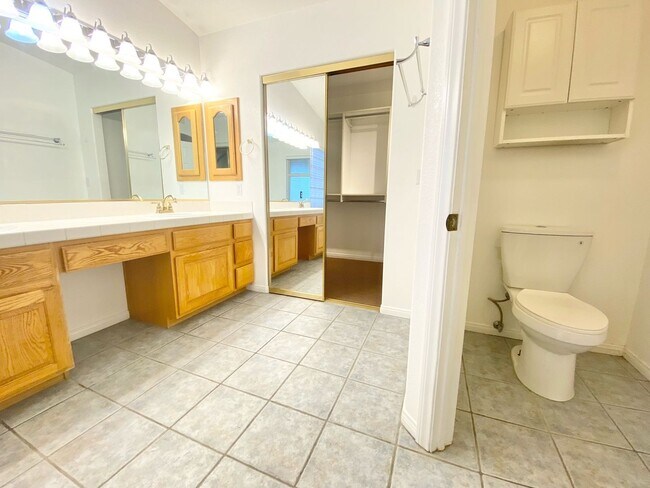 Building Photo - IMMACULATE HOME LOCATED IN SUMMERLIN, 4 BEDROOM 3.5 BATH, 3 CAR GARAGE