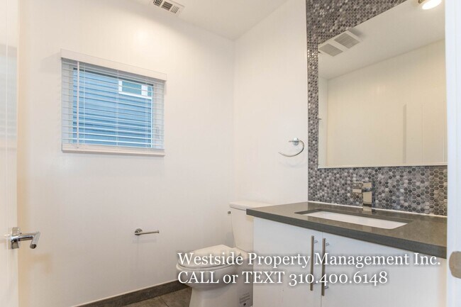 Building Photo - 6548 La Mirada Ave