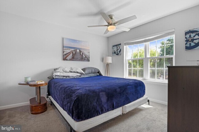 Building Photo - 1615 Spottsworth Way