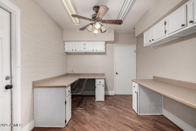 Building Photo - 2361 E Capri Ave