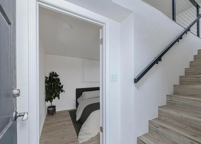 Building Photo - 266 NW Riverside Blvd