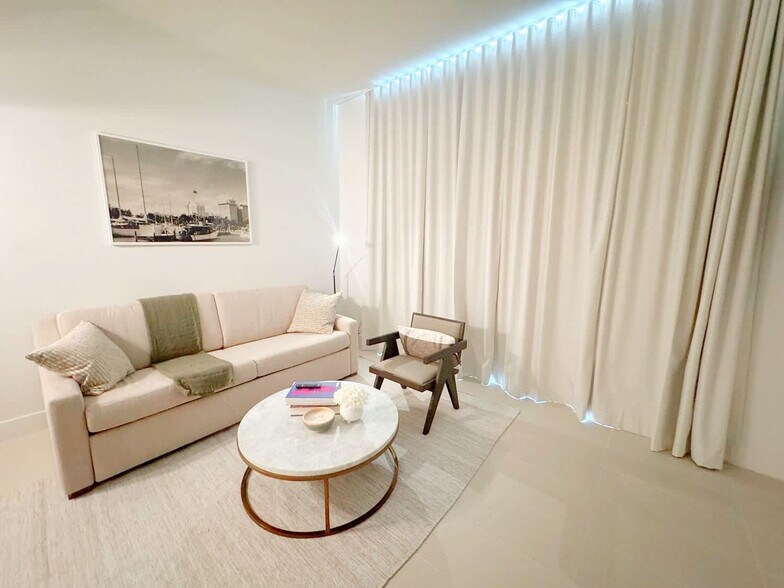 Building Photo - 159 NE 6th St