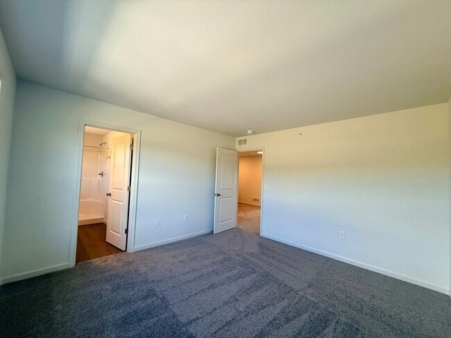 Building Photo - 45 N Conifer Dr
