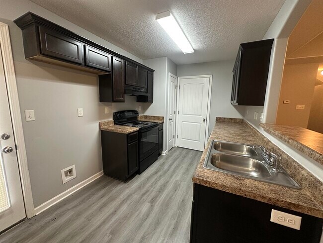 Building Photo - 7407 Crayton Ridge Dr