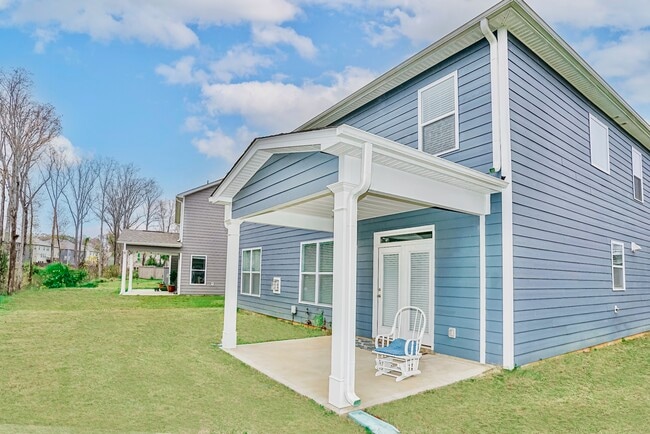 Building Photo - 716 Paxton Rose Dr