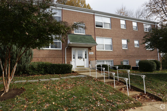 Building Photo - Fields of Falls Church