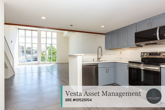 Building Photo - Spacious Designer Loft in One of San Francisco's Most Connected Neighborhoods