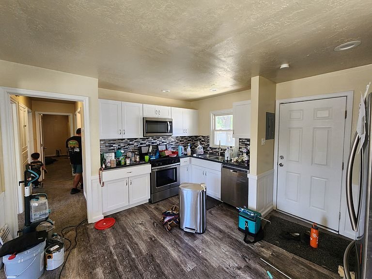 Building Photo - 1652 W 800 S