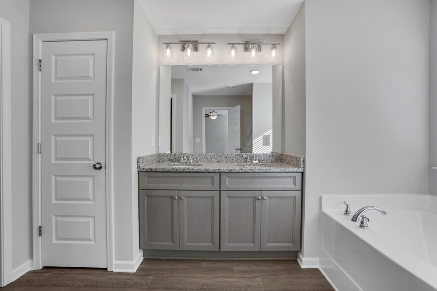 Building Photo - 236 Eva Way NE