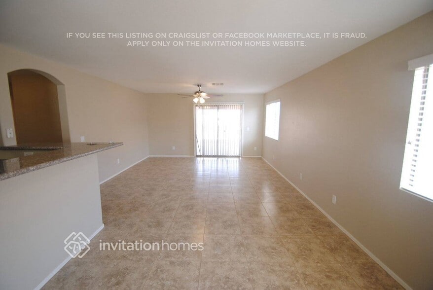 Building Photo - 3208 S 162nd Ln