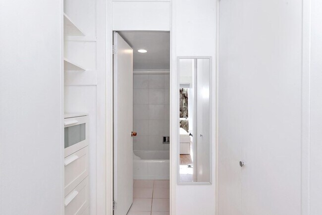 Building Photo - 31 Concord Ave