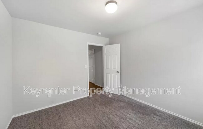 Building Photo - 1504 Chuck Wagon Dr