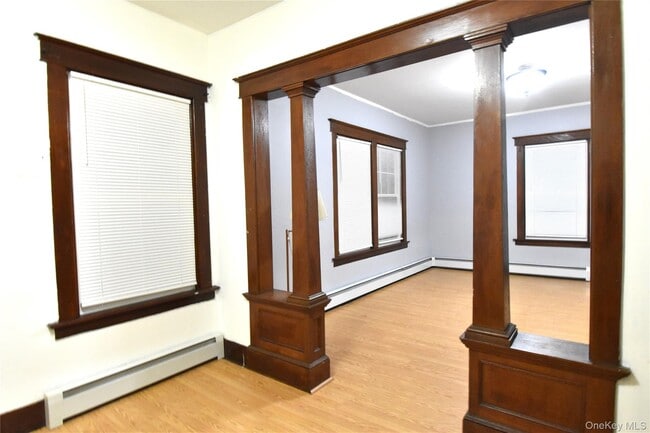 Building Photo - 28 Roosevelt Ave