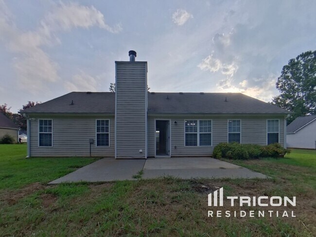 Building Photo - 714 Manor Ridge Dr