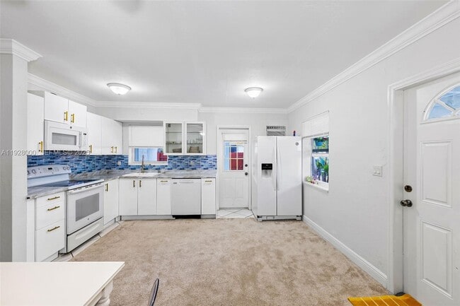 Building Photo - 2210 Roosevelt St