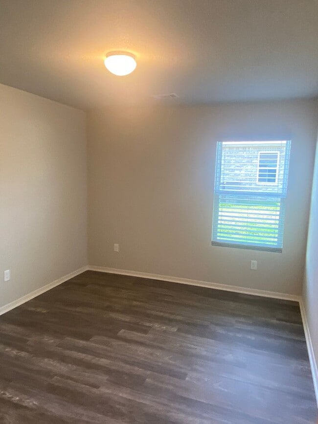 Building Photo - *NOW PRELEASING!*  Four Bedroom | Two Bath Home in Walcott Springs