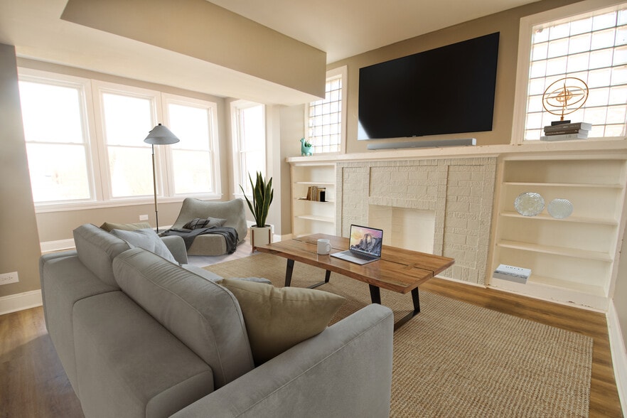 Building Photo - 2417 E 73rd St