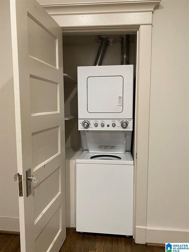 Building Photo - 1300 20th St S