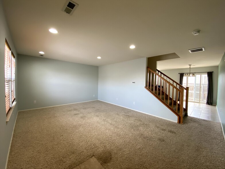 Living Room - 10678 Upper Ridge Rd