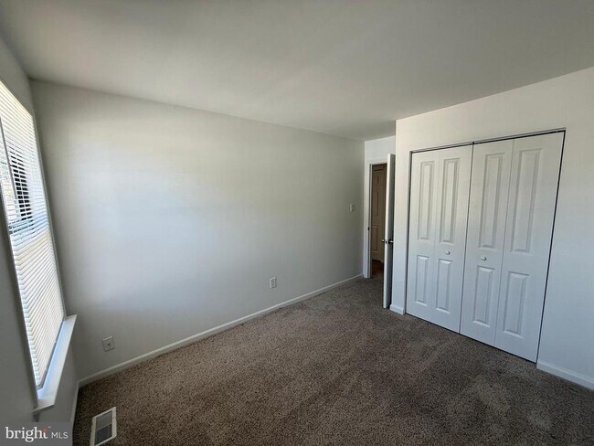 Building Photo - 1042 Baywood Dr