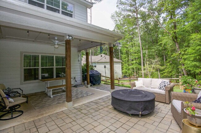 Building Photo - "Charming 4-Bedroom Retreat with Fireplace and 3 Full Baths in Aberdeen!"