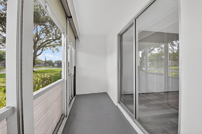 Building Photo - 91 Dorset C