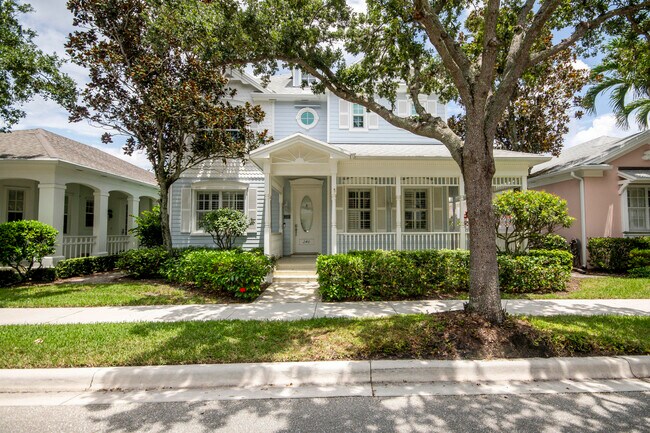 Building Photo - 240 Poinciana Dr