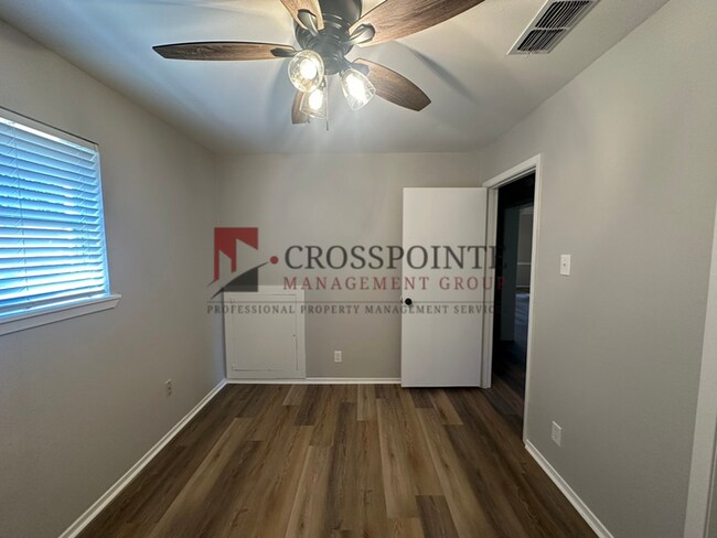 Building Photo - Coming Soon- 3 Bedroom 2 Bath in Whitehouse!