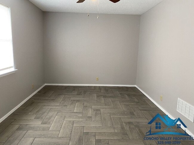 Building Photo - For Rent - 2 Bed/ 1 Bath Home in Lake Concho Annex