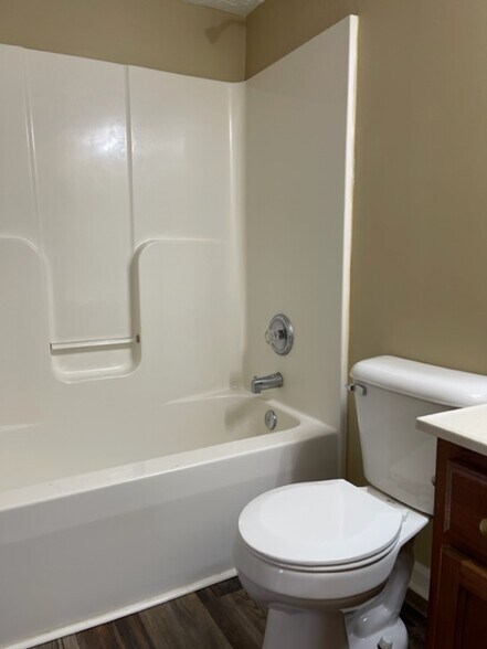 Building Photo - 106 Aiden Ct