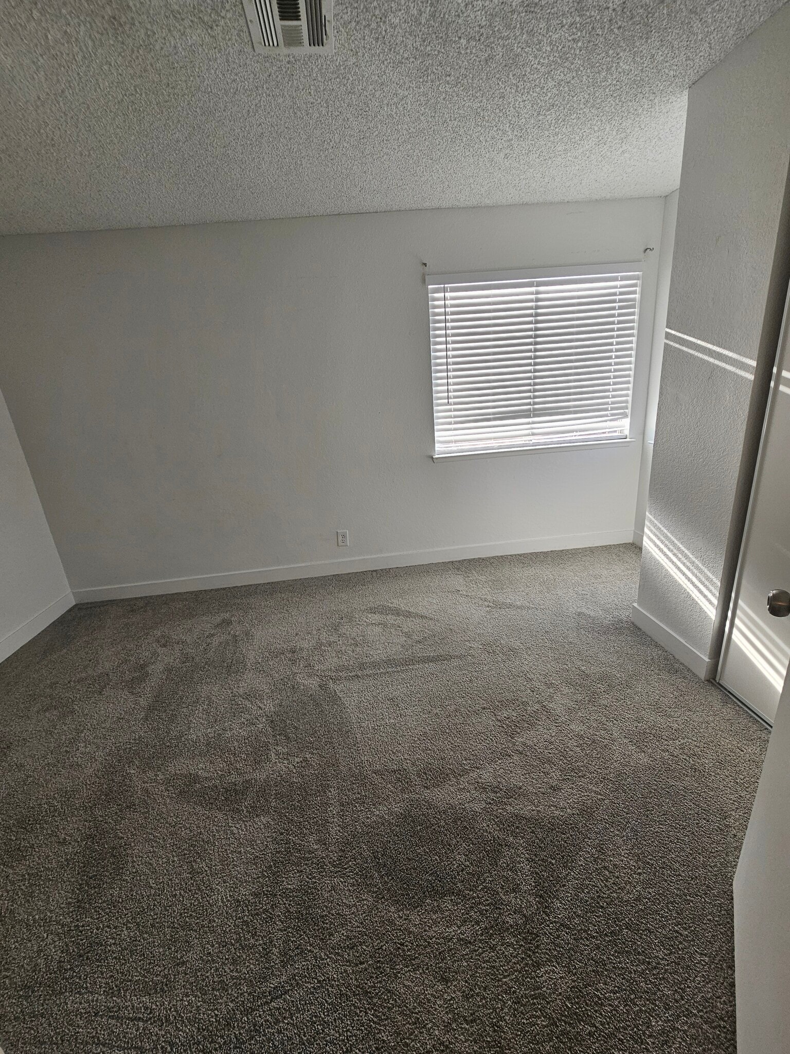 Building Photo - 5814 Goodsprings Ct