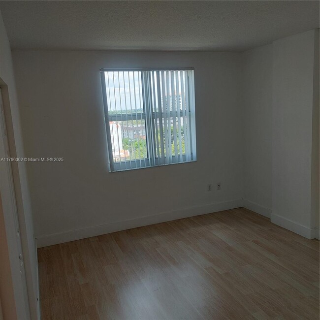 Building Photo - 50 Menores Ave
