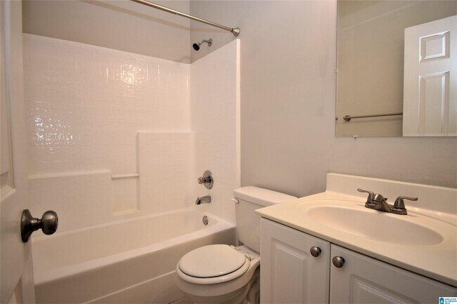 Building Photo - 404 Bentmoor Way