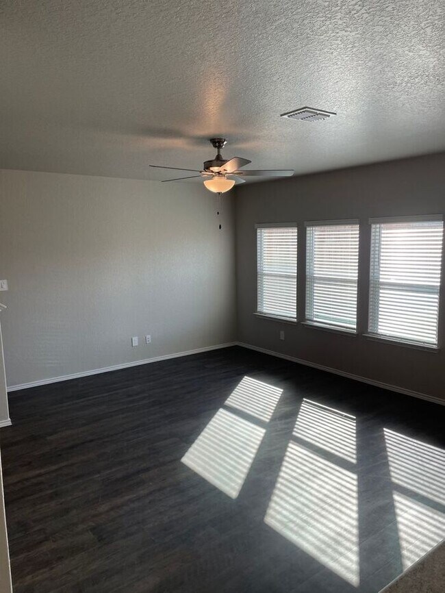 Building Photo - Available Now! Tour or Apply Today for This Charming 3 Bedroom, 2.5 Bath Home in Scott’s Hollow!