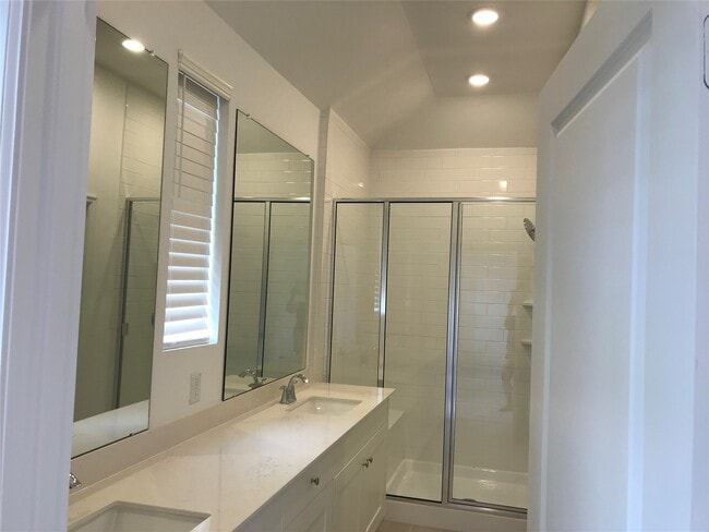 Building Photo - 28813 Bobcat Run Dr