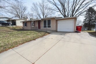 Building Photo - Terrific 3 bedroom home with large fenced yard!