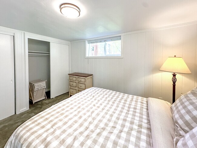 Building Photo - 413 22nd St