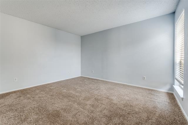 Building Photo - 8560 Park Ln