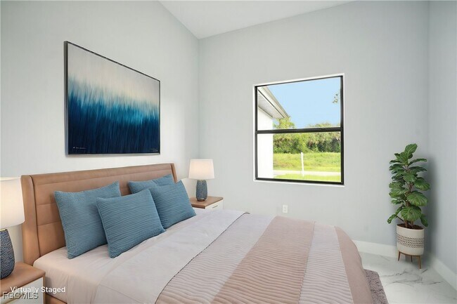 Building Photo - 872 Spaulding St E