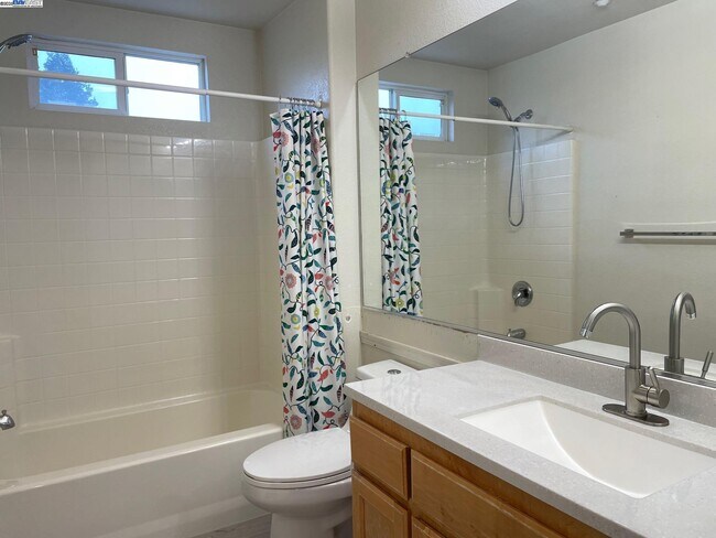 Building Photo - 2894 Lenzie Ct