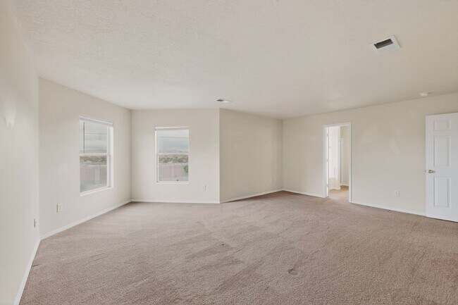Building Photo - Spacious 5-Bedroom Home in Enchanted Hills – Rio Rancho