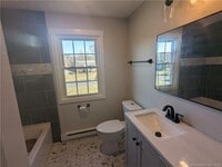Building Photo - 10 Old Farms Ln
